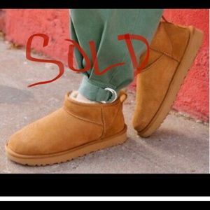 🎉SOLD🎉ASPEN Mini Classic Booties!  Similar to UGG in style and Quality. Size 9
